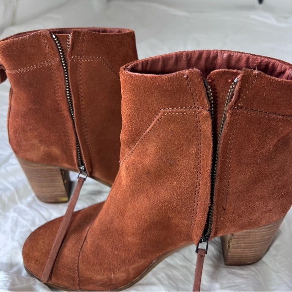 TOMS Lunata Suede Fringe Cognac Brown Bootie Womens Size 9 Boho Cowgirl Chic - Picture 13 of 15